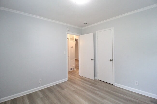 Building Photo - 3134 W 44 Terrace