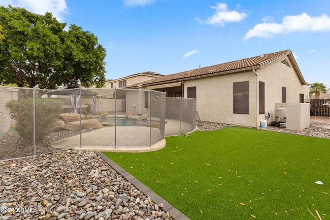 Building Photo - 2320 S Sorrelle