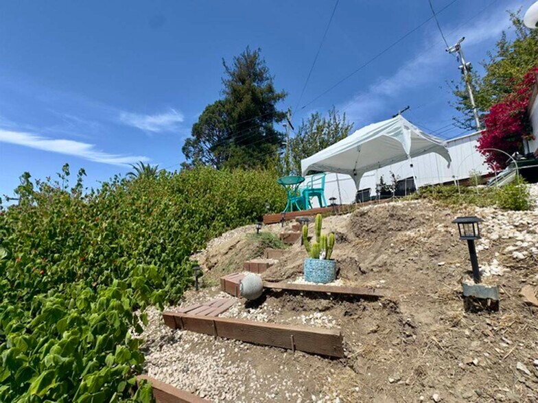 Building Photo - 6559 Simson St