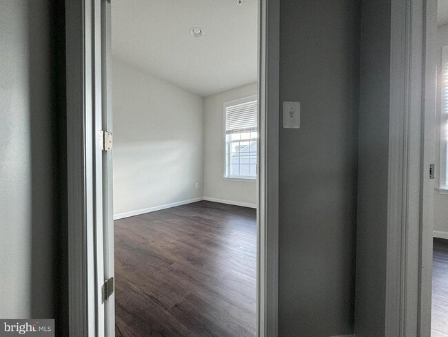 Building Photo - 9067 Fox Stream Way