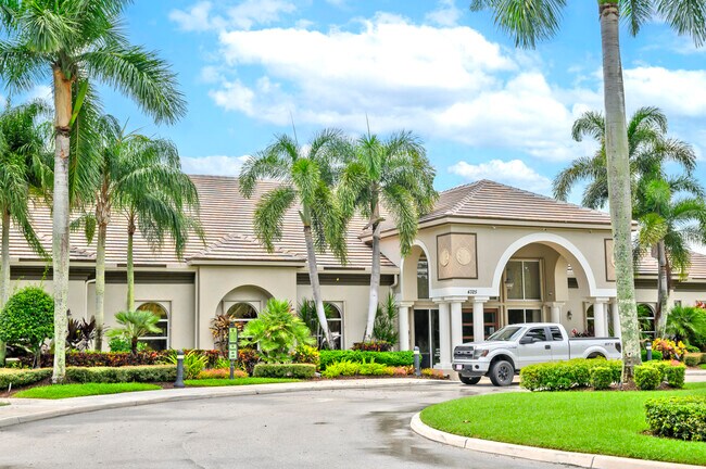 Building Photo - 4661 Manderly Dr