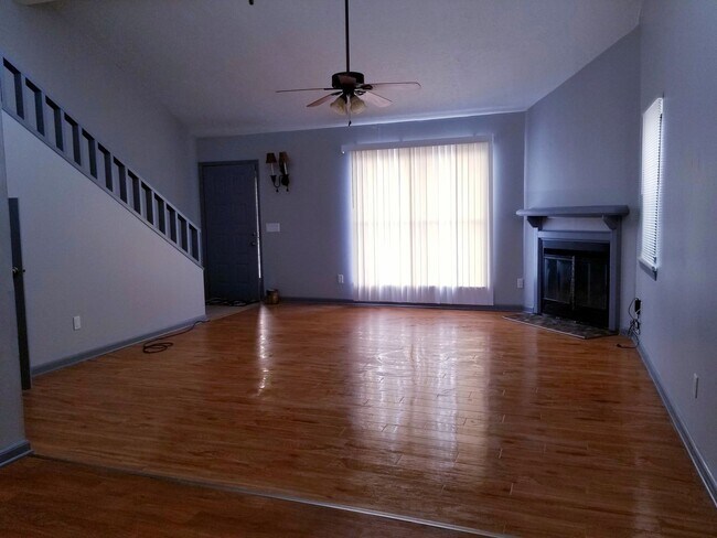 Building Photo - For Rent! 3BR/2BA Home Close to Hathaway Bridge!