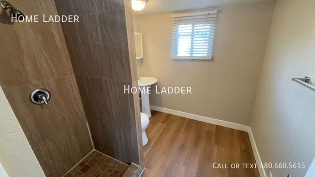 Building Photo - 1042 W Taylor St