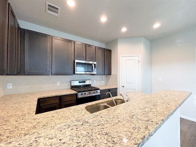 Building Photo - 6515 James Michael Dr