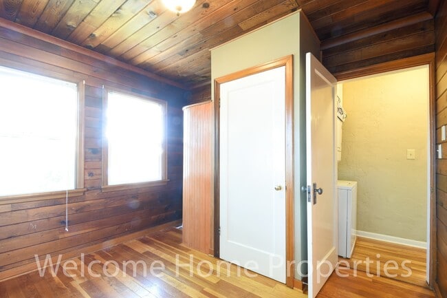 Building Photo - Great 3 Bedroom Home Close to WWU