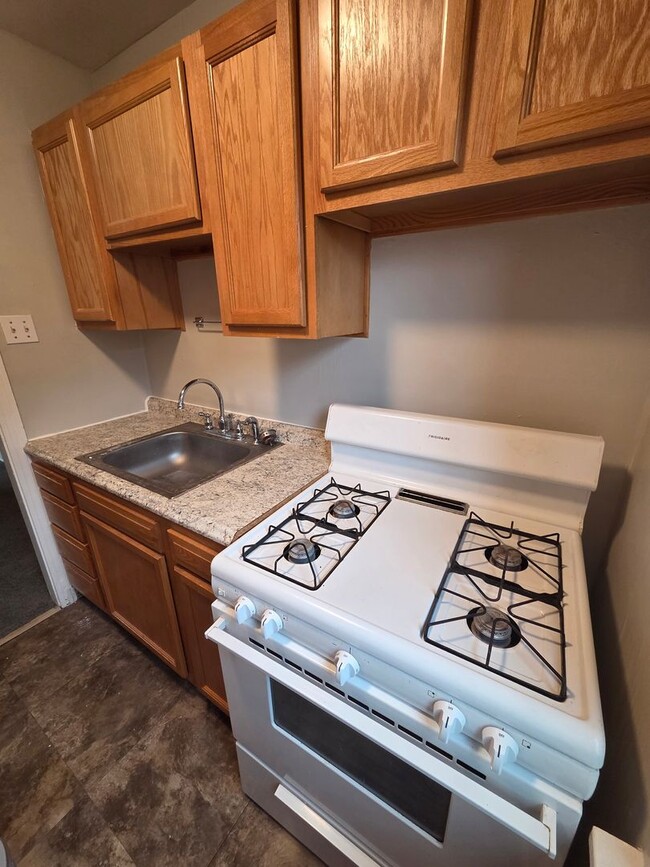 Interior Photo - 20 Cornell Pl