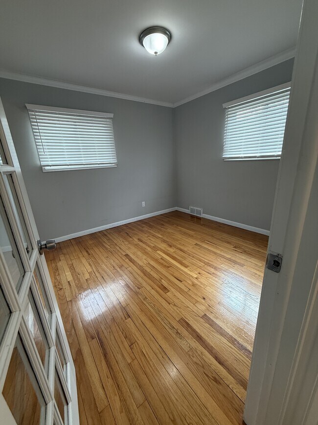 Building Photo - 3746 Jarvis Ave