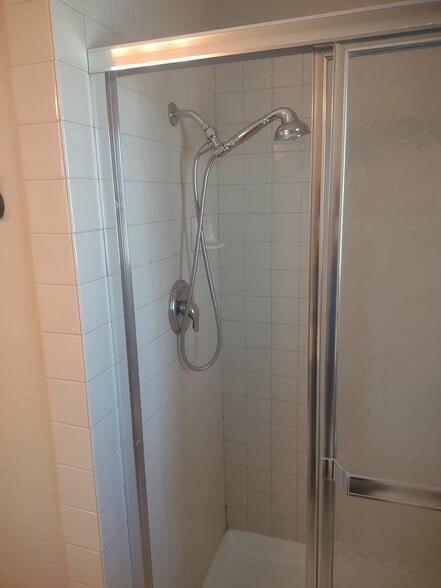 Bedroom Bathroom - 322 Esquina Dr