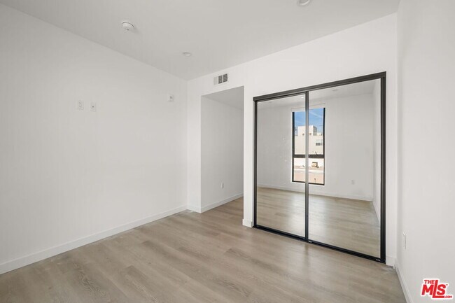 Building Photo - 3755 S Canfield Ave