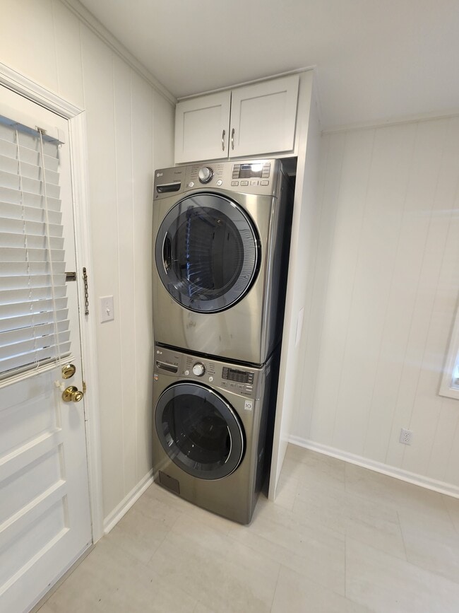 Building Photo - 235 Barrett St