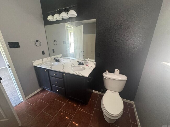 Building Photo - 200 Wildflower Dr