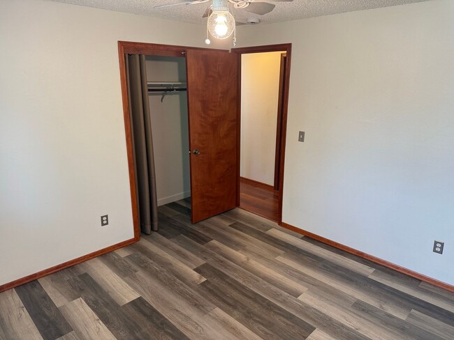 Building Photo - Beautiful 3 Bedroom Ranch Style House with...