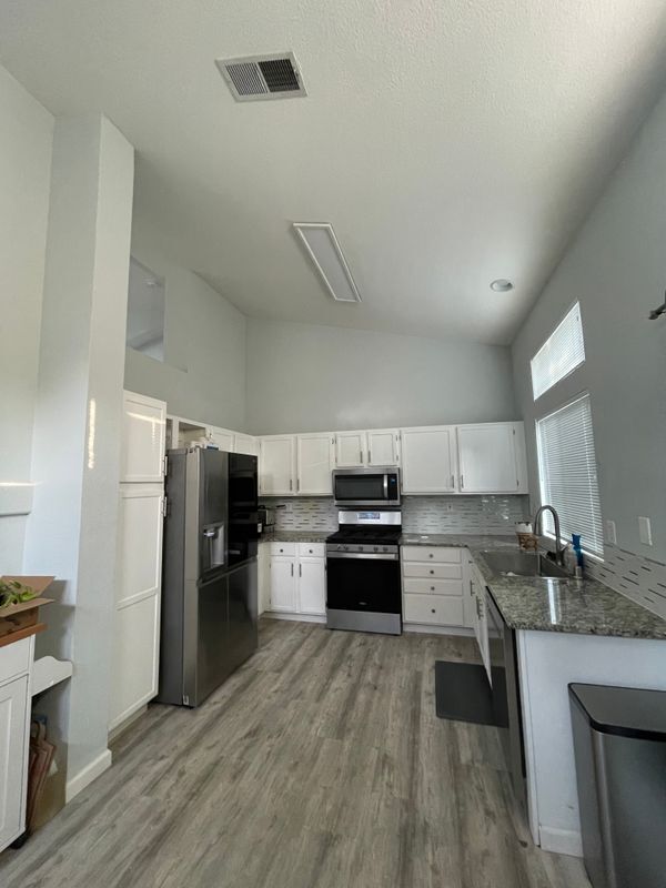 Building Photo - 9428 Plainoak Way