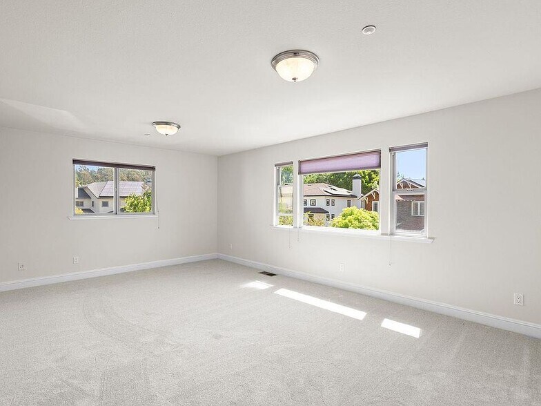 Building Photo - 236 Sunset Ave