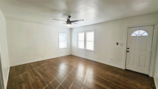 Building Photo - 205 Madison Ave NE