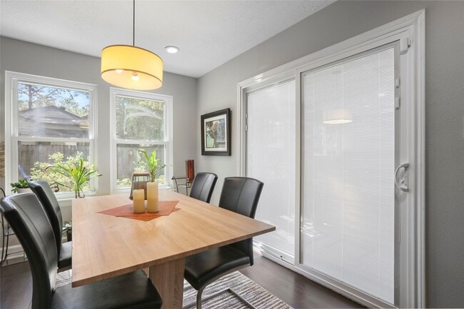 Building Photo - 15 Abbey Brook Pl