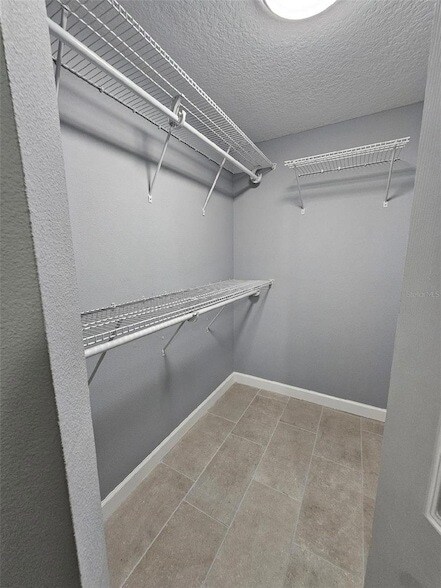 Building Photo - 2533 Grassy Point Dr