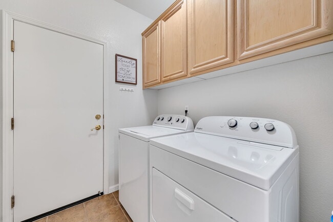 Building Photo - 10577 Eagle Falls Way