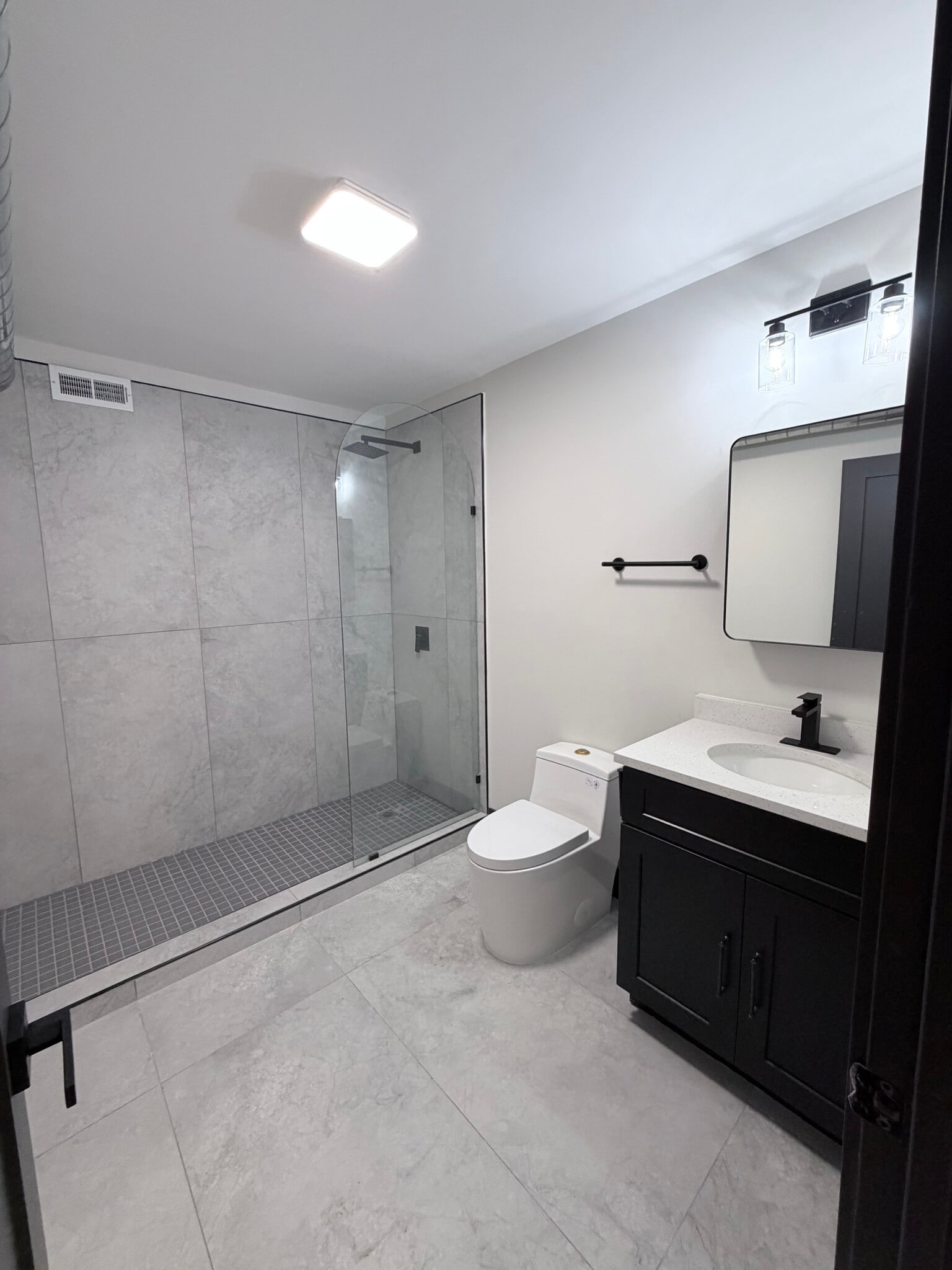 Building Photo - 1806 S Jefferson St