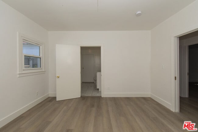 Building Photo - 1040 N Crescent Heights Blvd