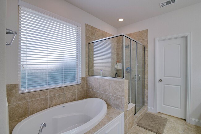 Building Photo - McKinney living at its finest 3,155 sqft., 4 bed 3 bath on a 7,455 sqft Lot