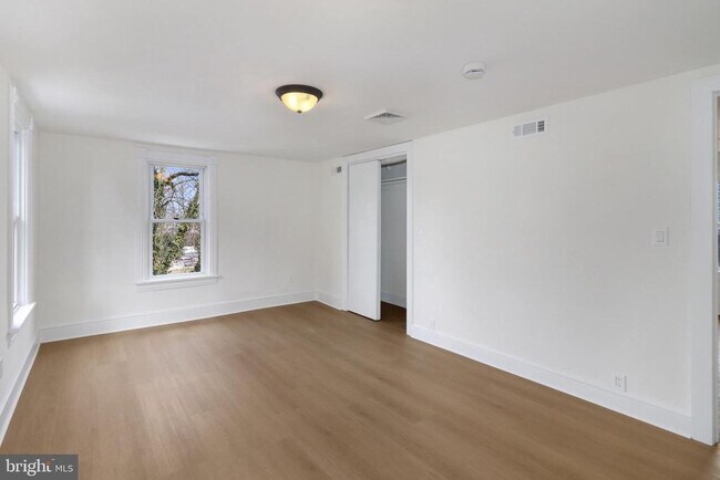 Building Photo - 24369 W Main St