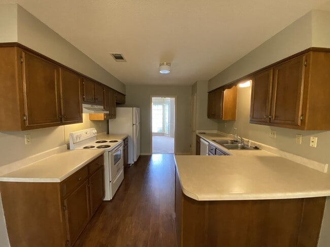 Building Photo - 3 BEDROOM 2 BATHROOM MEMPHIS RENTAL HOME