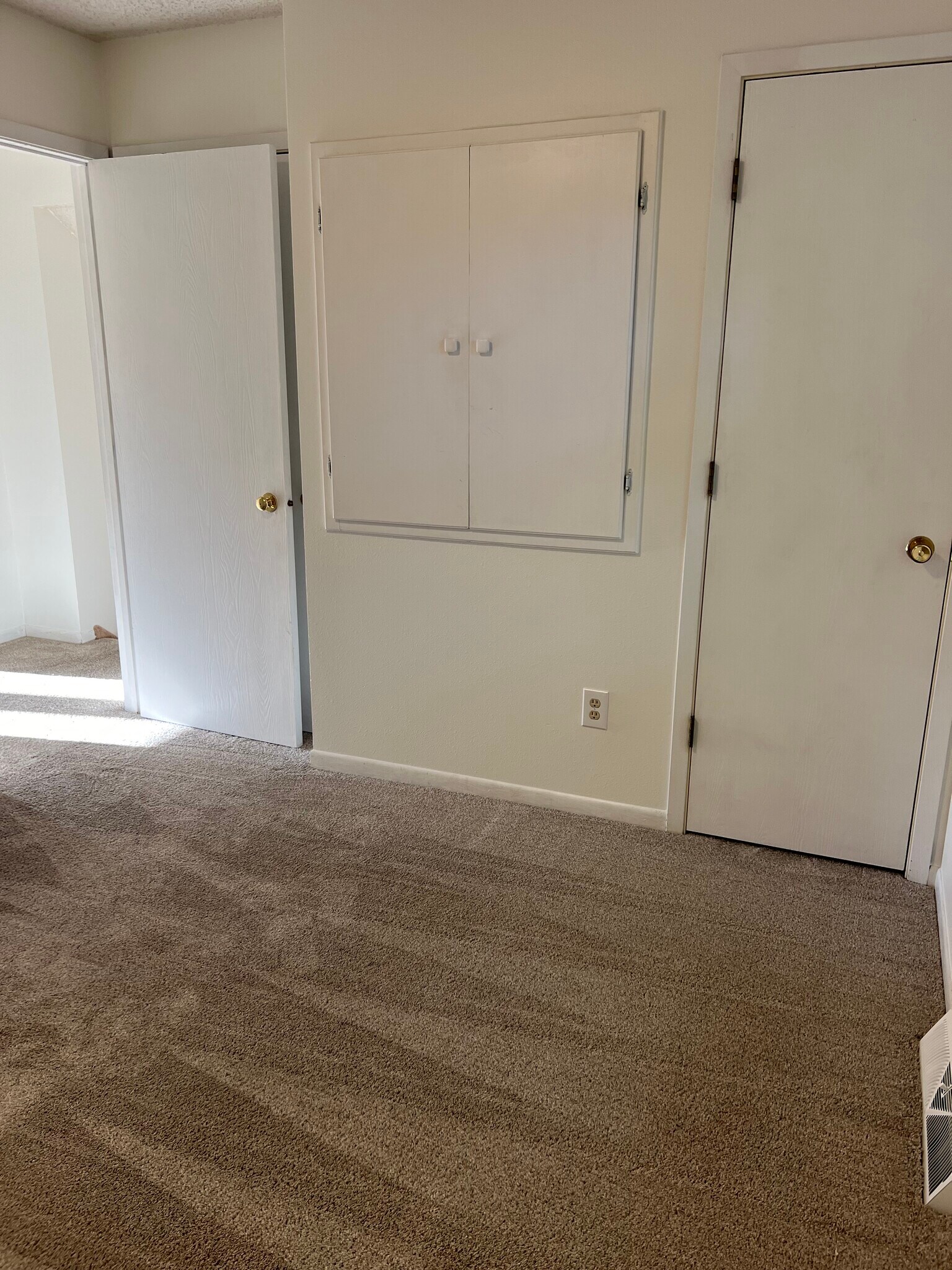 Building Photo - 1459 Westview Dr