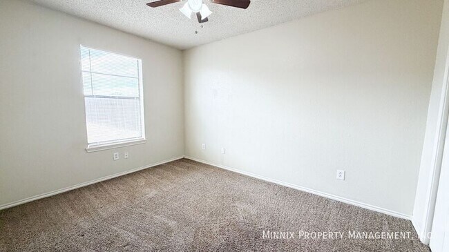 Building Photo - 9608 Elmwood Ave