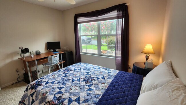 Building Photo - M916 Eastmont (VNSW-18/10)