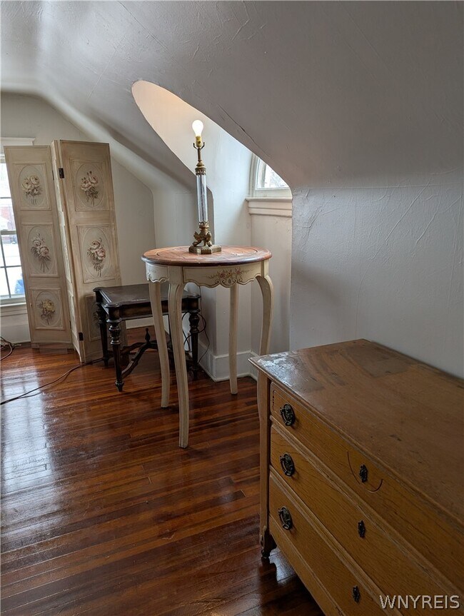 Building Photo - 5722 Buffalo Ave