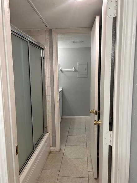 Building Photo - 202 Plaza Verde Dr