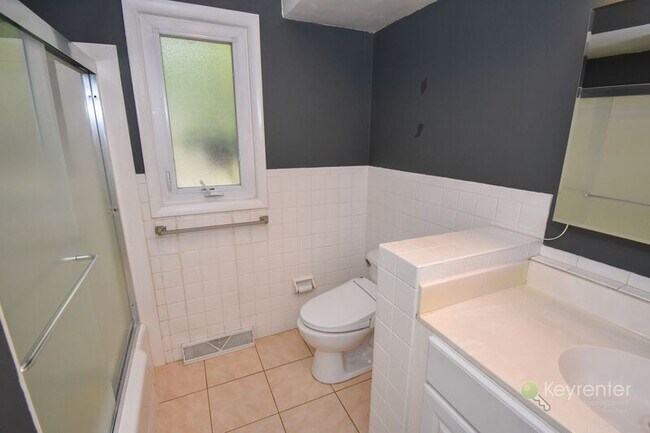 Building Photo - 981 Limekiln Rd