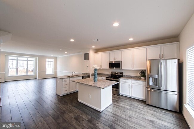 Building Photo - 203 Upper Brook Terrace