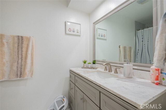 Building Photo - 4487 Colbath Ave