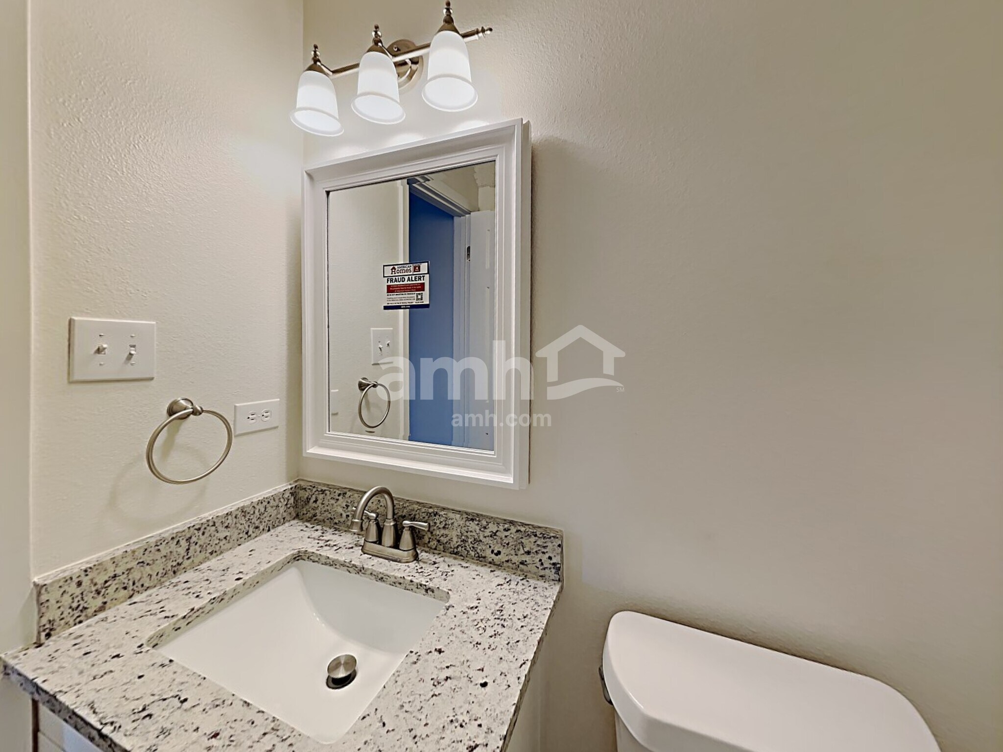 Building Photo - 2407 Canyon Rim