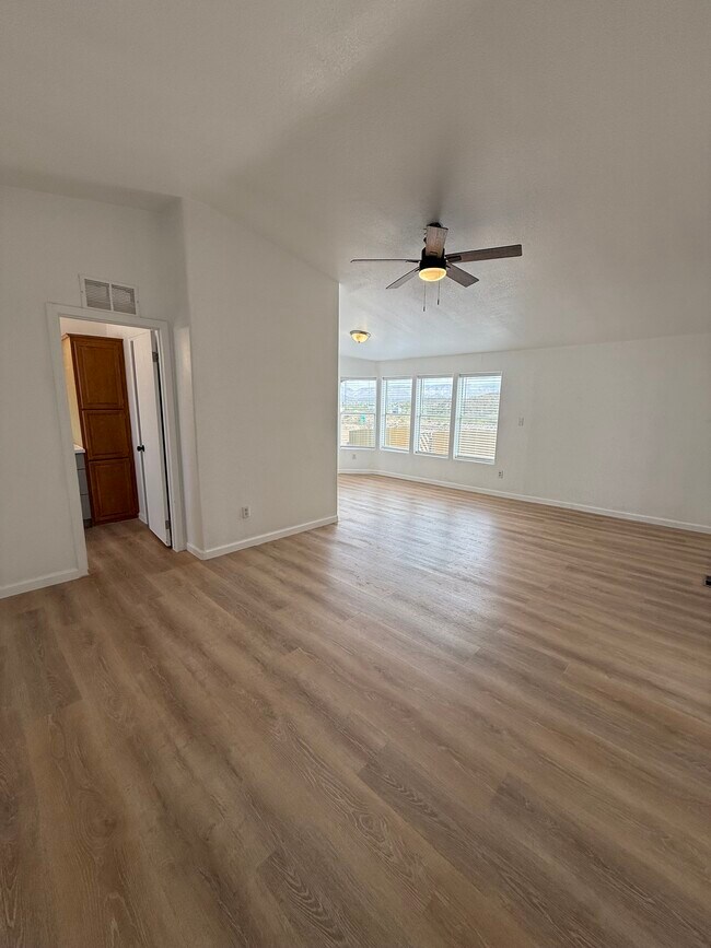 Building Photo - 46633 N 41st Ave