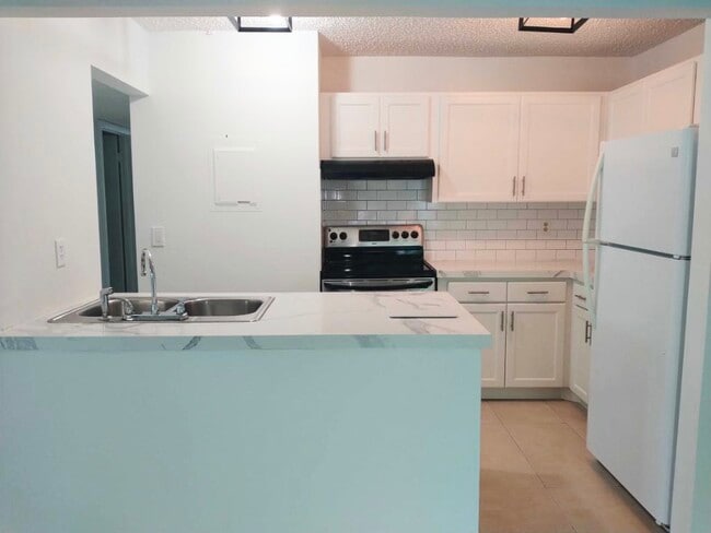 Building Photo - 20 Veronese Ct