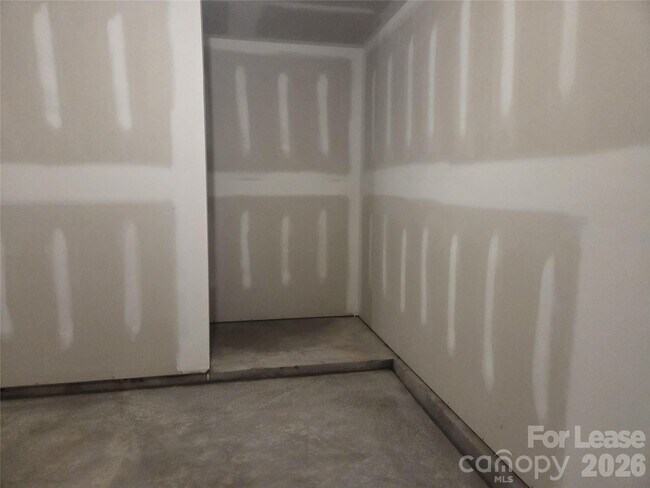 Building Photo - 5678 Hagler Lp