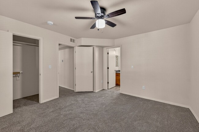 Building Photo - Move-In Ready 2-Bed Condo in The Arbors