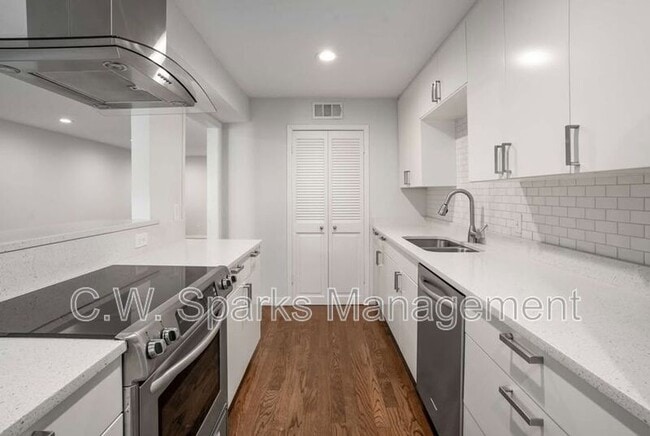 Building Photo - 7615 Woodthrush Dr