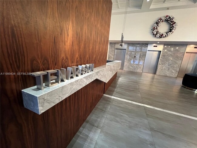 Building Photo - 10 Aragon Ave