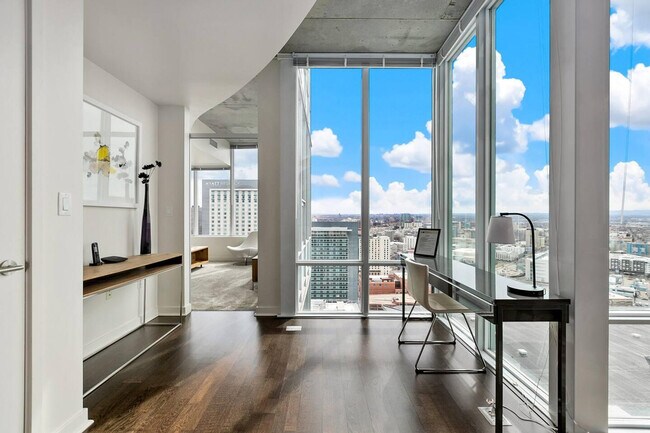 Building Photo - 1324 Champa St