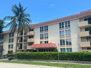 Building Photo - 1000 Spanish River Rd