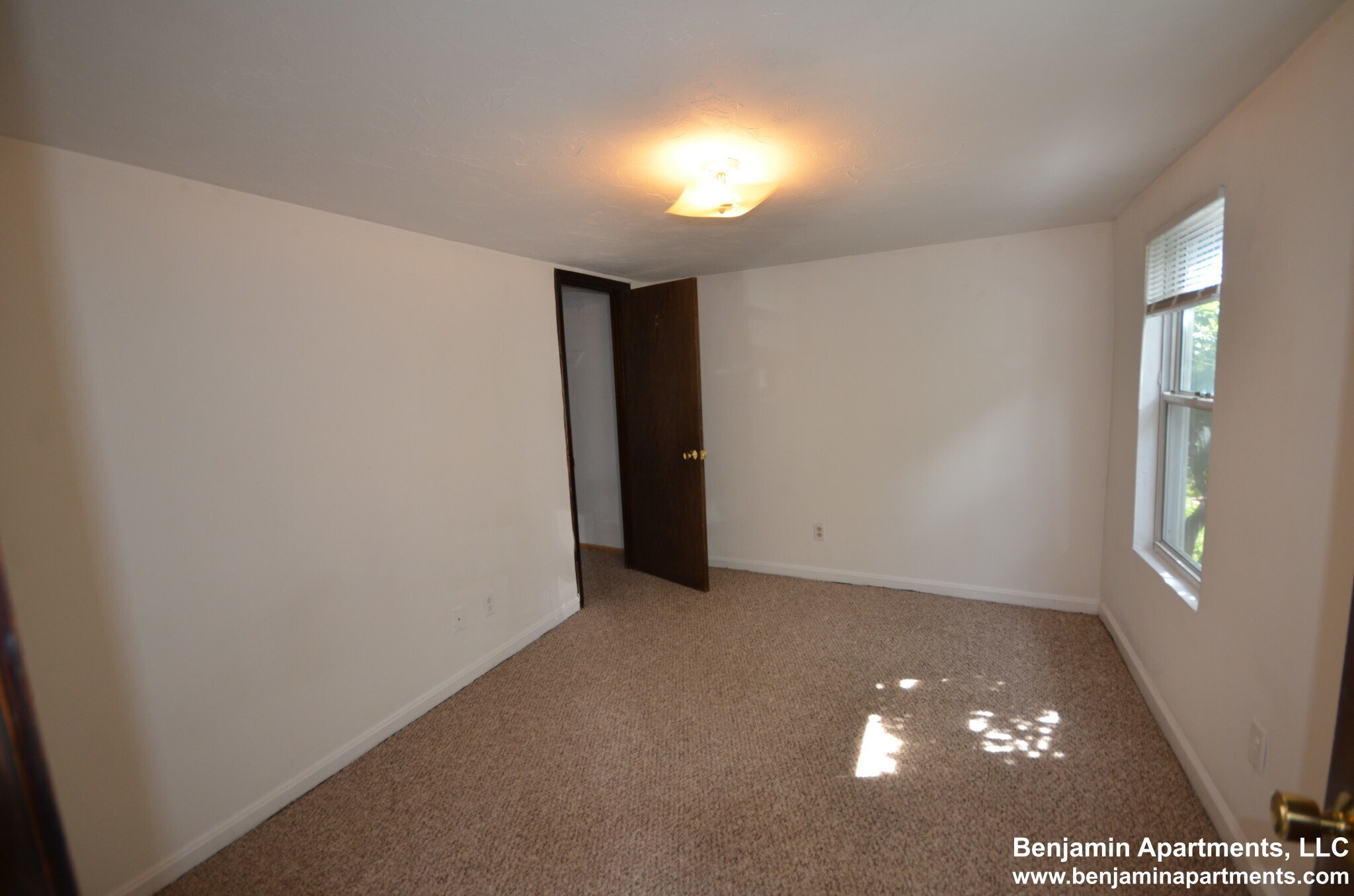 Building Photo - 10 Shepard St