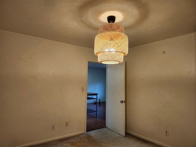 Building Photo - 3123-3125 Navajo Dr