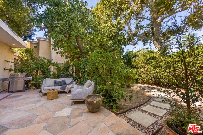 Building Photo - 4122 Dixie Canyon Ave