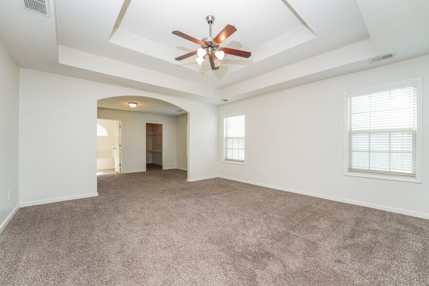 Building Photo - 3102 Delaware Loop