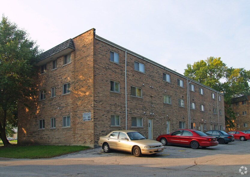 Matteson Blu 4046 Lindenwood Dr Matteson IL 60443 Apartment Finder