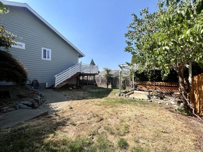 Building Photo - 1062 Thelma Way